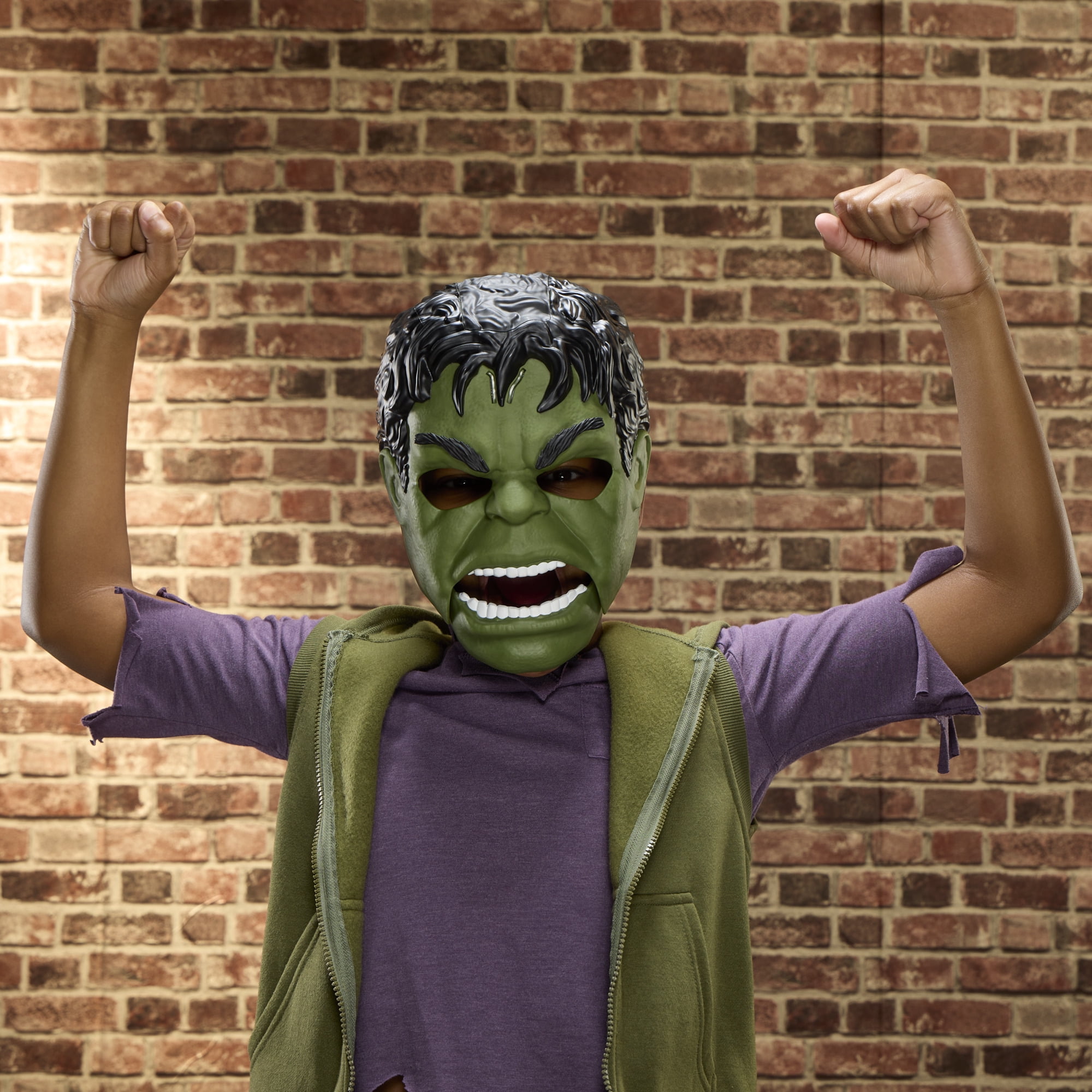 Marvel Studios Spider-Man Brand New Day Savage Hulk Talk’n Electronic Mask, Ages 5 and up