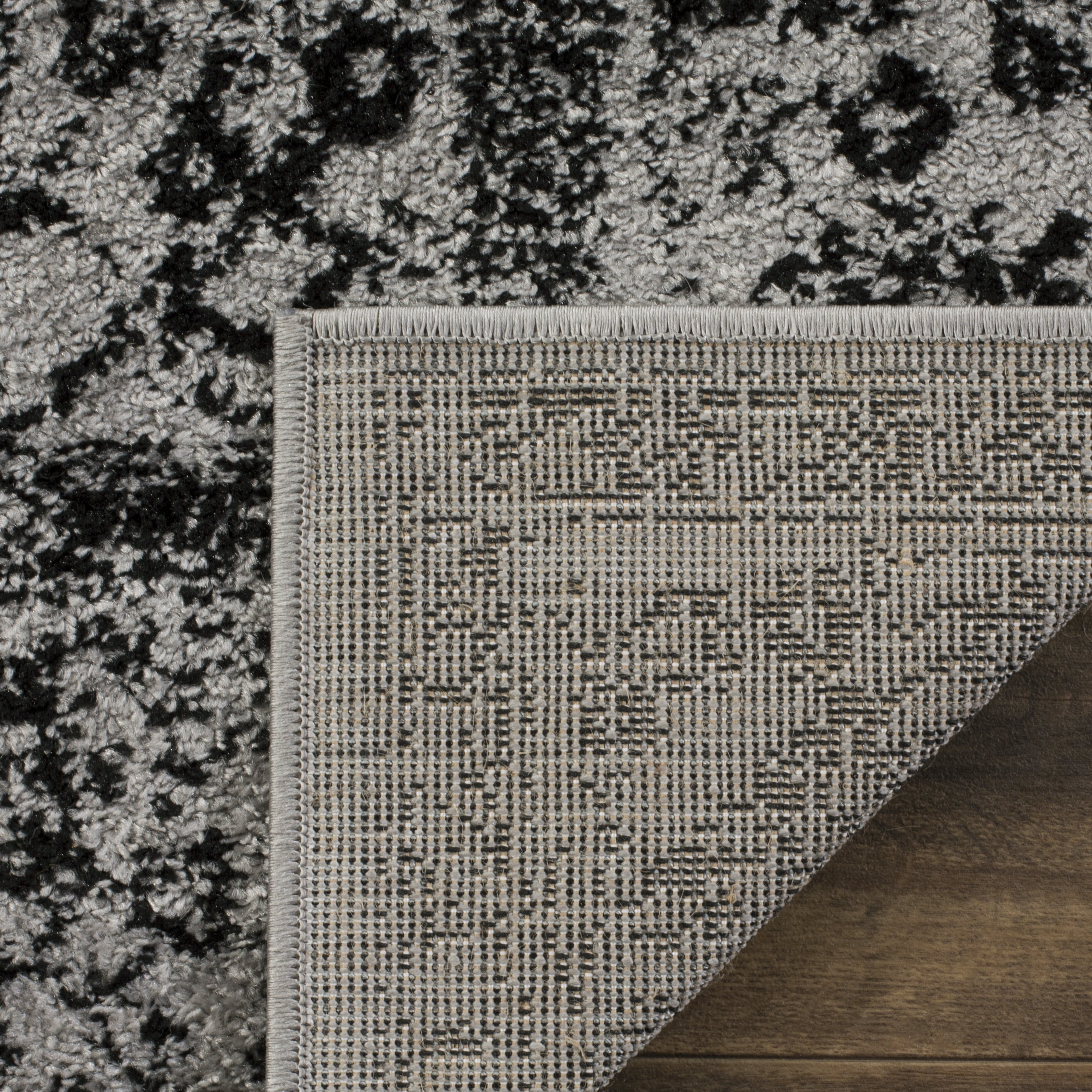 SAFAVIEH Adirondack Wyatt Traditional Distressed Runner Rug, Grey/Black, 2'6" x 6' - Transitional Modern Design, Grey & Black, Ideal for Living Room, Bedroom, Dining Space, Entryway, Hallway, Kitchen