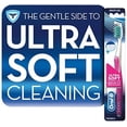 thumbnail image 2 of Cepillo de dientes Oral-B Sensi-Soft extra suave, paquete de 2, 2 of 2
