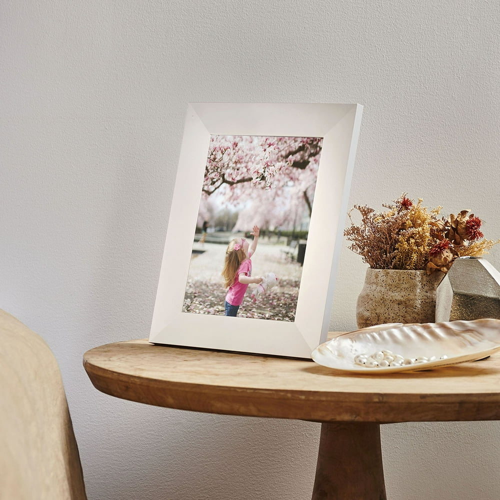 Aura Sawyer in Mica 10” HD Display WiFi Digital Photo Frame Share