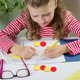thumbnail image 4 of Contadores de matemáticas redondos de dos colores para niños, 200 Uds., círculos educativos de conteo para actividades en el aula y juegos de matemáticas, 4 of 5