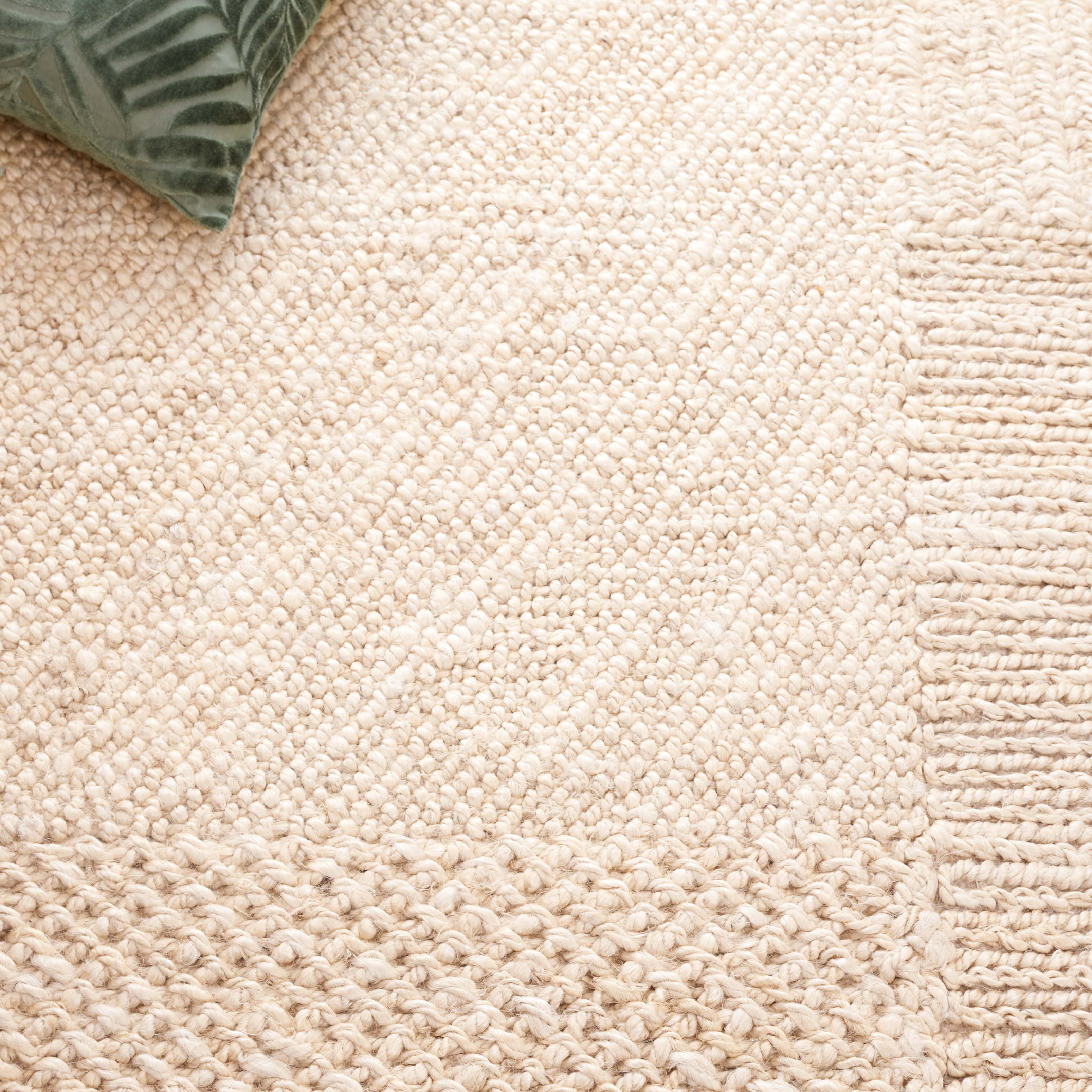 SAFAVIEH Natural Fiber Iacopo Solid Area Rug, Bleach/Ivory, 4' x 6'