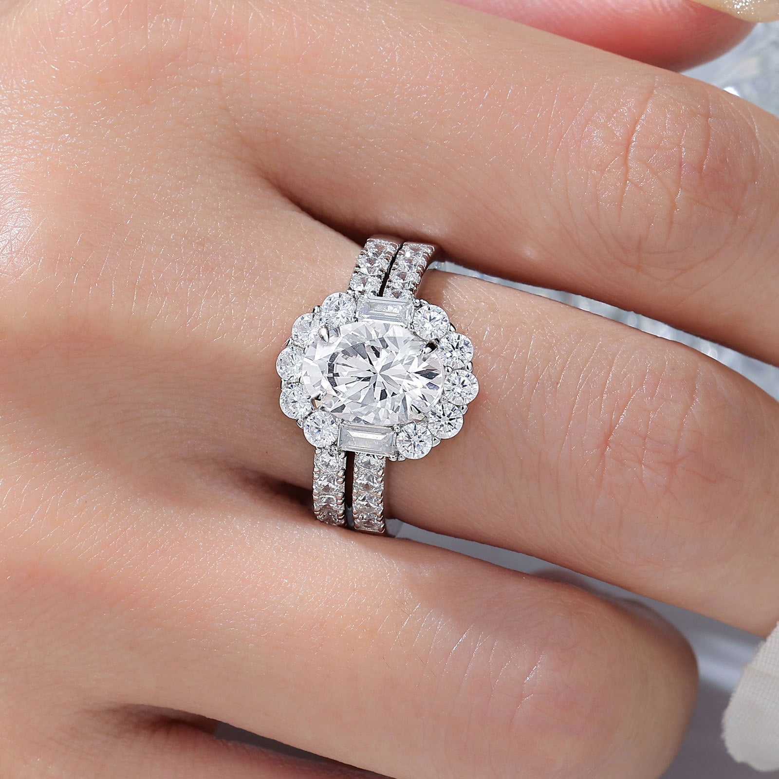 Wuziwen 3.6 Ct Oval Wedding Ring Sets Halo Engagement Rings for Women 925 Sterling Silver Cubic Zirconia Size 6
