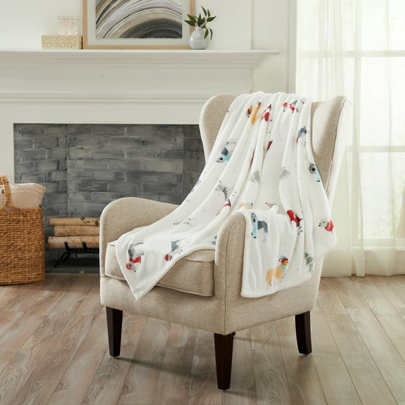 Great Bay Home Velvet Plush Fleece Holiday Printed Warm and Cozy Throw Blanket  (50" x 70" Throw, Pups in the Snow)