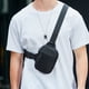 thumbnail image 1 of Bolso de pecho impermeable para hombre | Bandolera cruzada para senderismo, running y ciclismo | Múltiples bolsillos con cremallera para guardar el teléfono y la cartera | Correa ajustable, 1 of 9