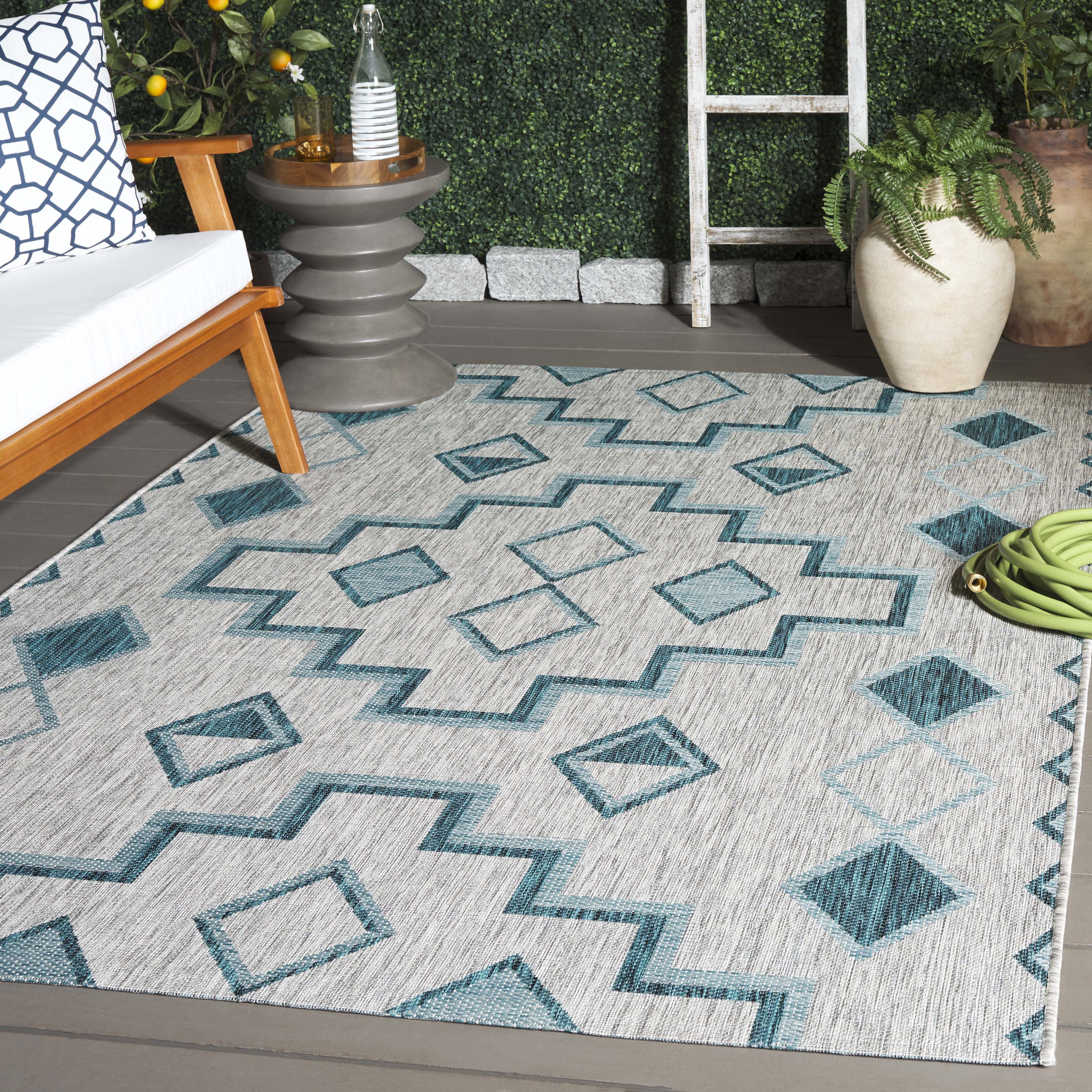 SAFAVIEH Courtyard Floella Geometric Indoor/Outdoor Area Rug, 4' x 5'7", Grey/Teal