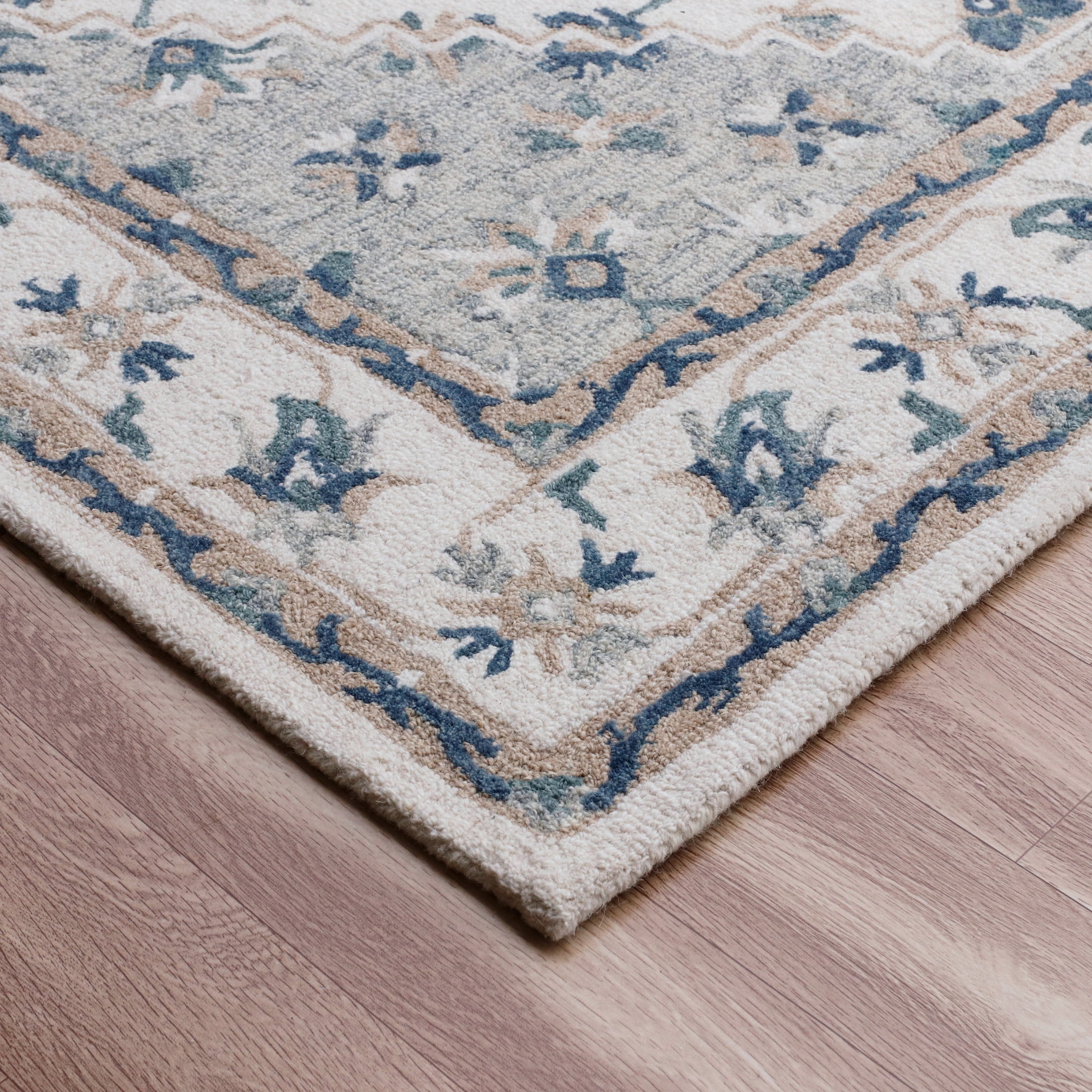 LR Home Bella Rose Gray/Ivory Traditional Floral Wool Area Rug, 7'9" x 9'9"