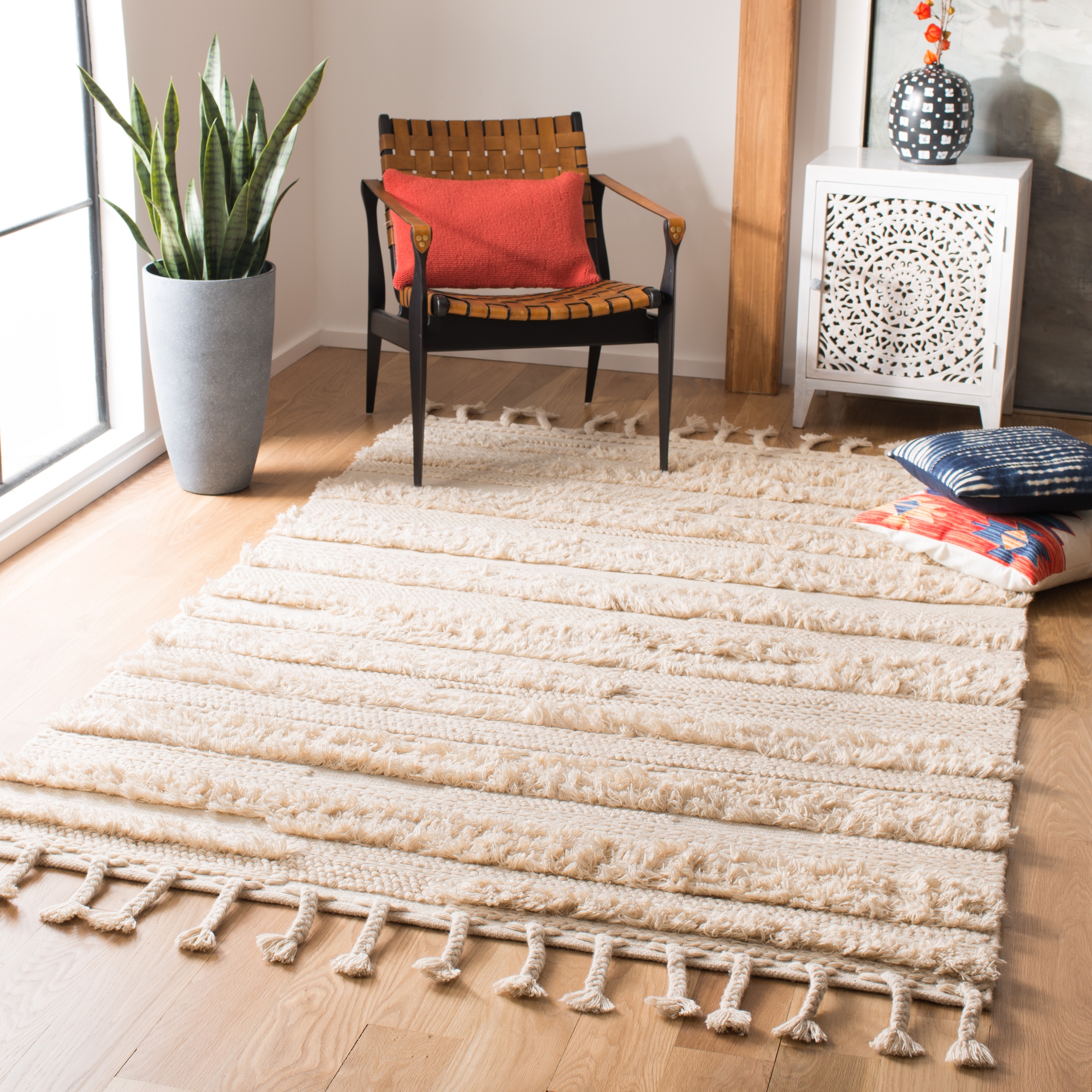 SAFAVIEH Casablanca Candida Striped Wool Shag Area Rug, Beige, 5' x 8'