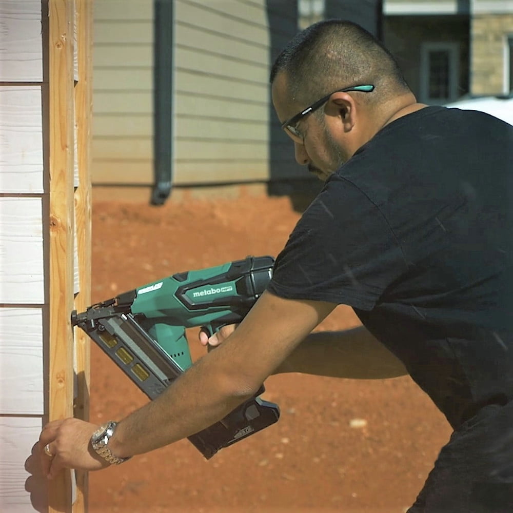 18V 15 Gauge Cordless Brushless Lithium-Ion Finish Nailer Kit