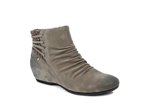 BareTraps Women's Peanut Ankle Boot 