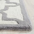 thumbnail image 4 of Safavieh Cambridge 5' X 8' Hand Tufted Wool Rug in Ivory and Silver, 4 of 5
