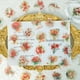 thumbnail image 2 of Pegatinas de vinilo PET impermeables con forma de flor de margarita, 50 unidades, 2 of 2