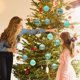 thumbnail image 4 of Set de adornos navideños inquebrantables de 12 piezas | Decoraciones de árbol navideño de plástico multiestilo – azul, dorado, rojo, verde menta, rosa | Ligero, fácil de colgar para casa, fiesta o, 4 of 7