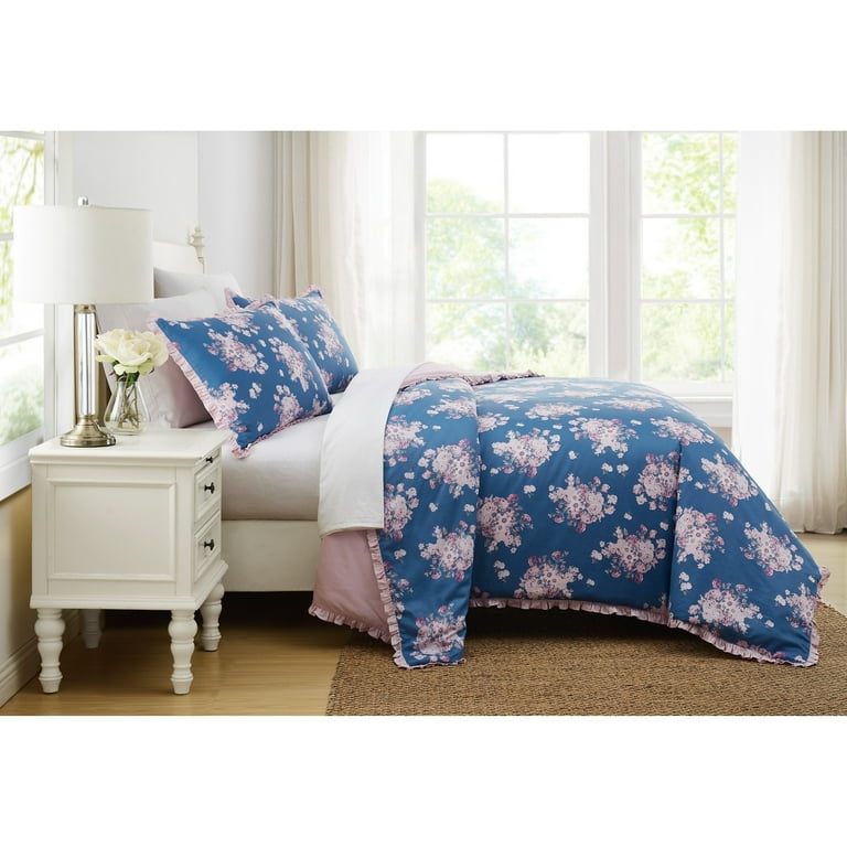 Good 3 pc Rachel Ashwell Blue floral King quilt set !