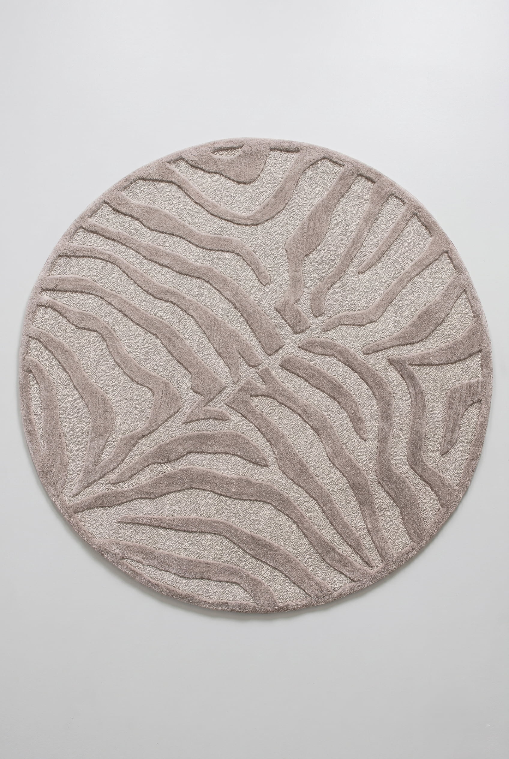 Ox Bay Gael 5' Round Beige/Gray Zebra Print Handmade Wool Indoor Area Rug