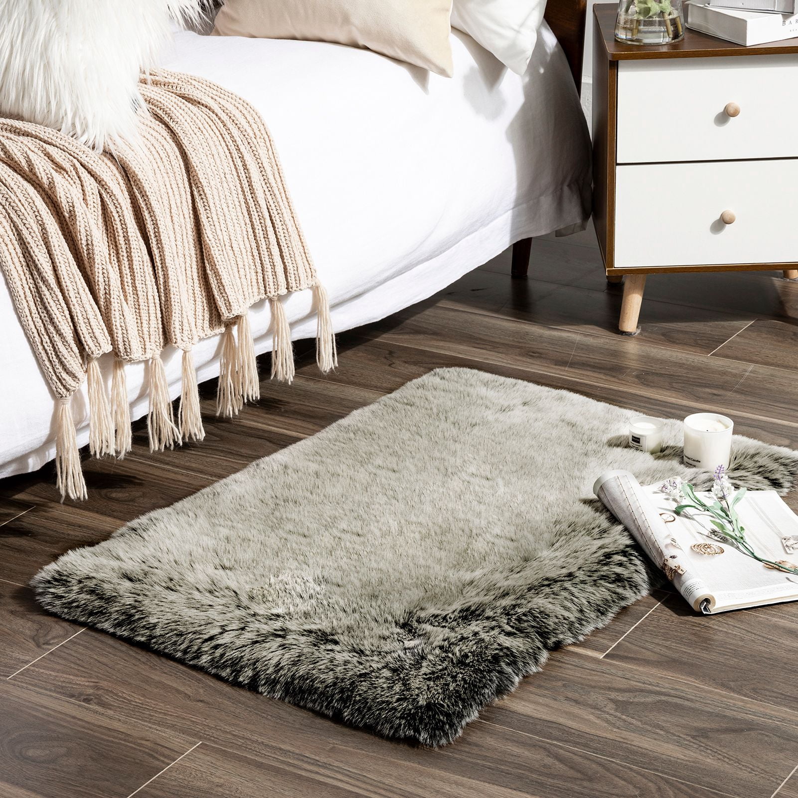 Phantoscope Ultra Soft Faux Fox Fur Grey, Indoor Area Rug, 2 x 3 ft, Rectangle