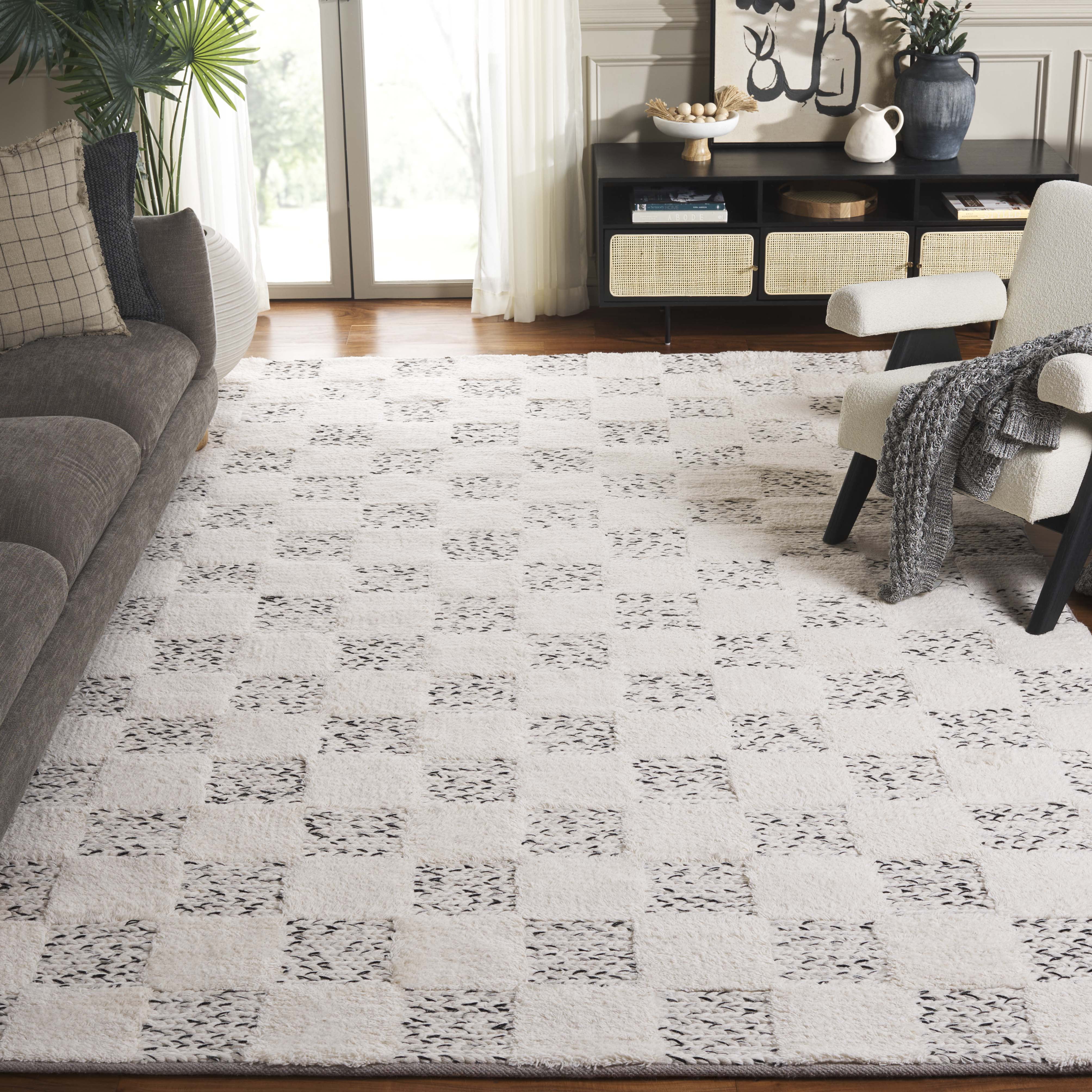 SAFAVIEH Natura Anna Geometric Area Rug, Ivory/Black, 4' x 6'