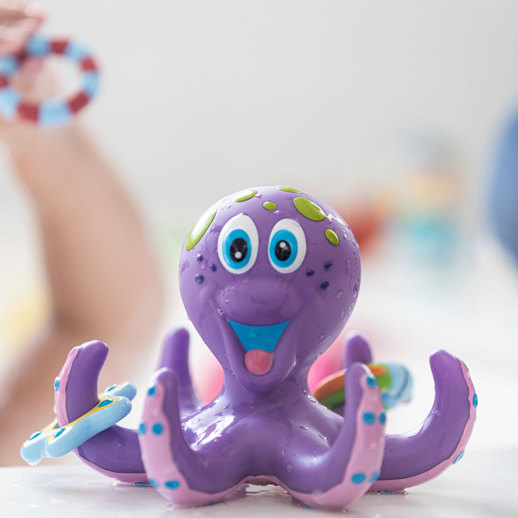 Nuby Purple Octopus Hoopla Bath Toy with Rings photo 5