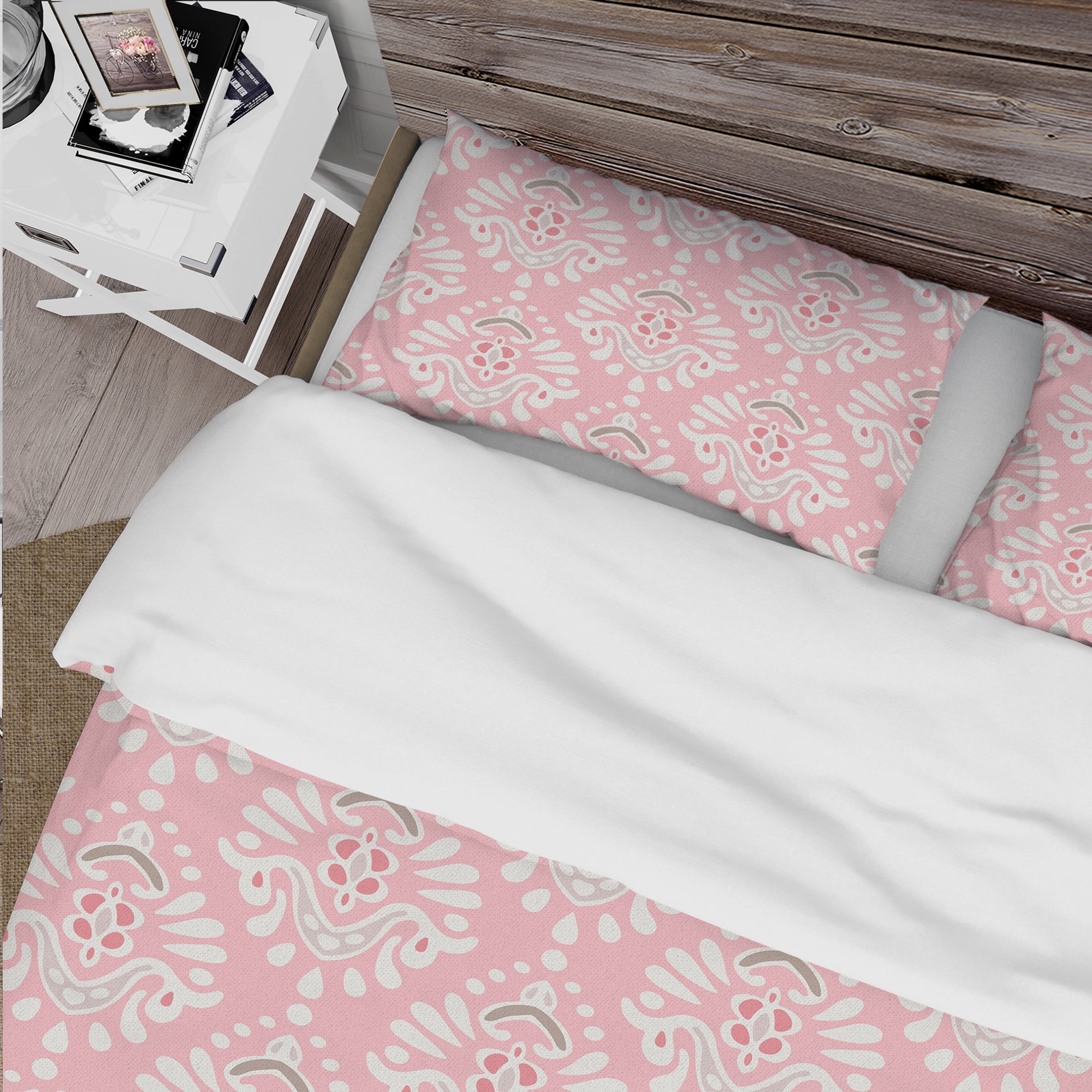 Designart 'Cute Pink Tiled Pattern' Rustic Duvet Cover Set