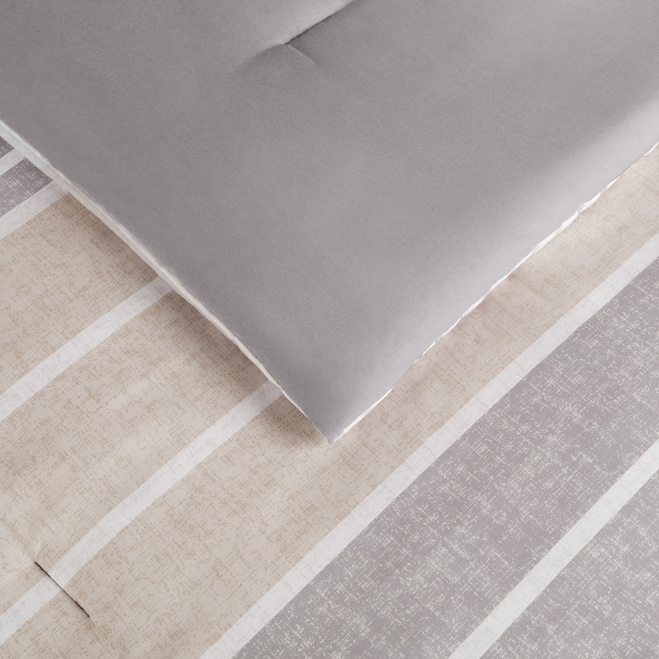 Serta Simply Clean Conrad Light Grey Variegated Stripe Antimicrobial Comforter Set, King (3-Piece)