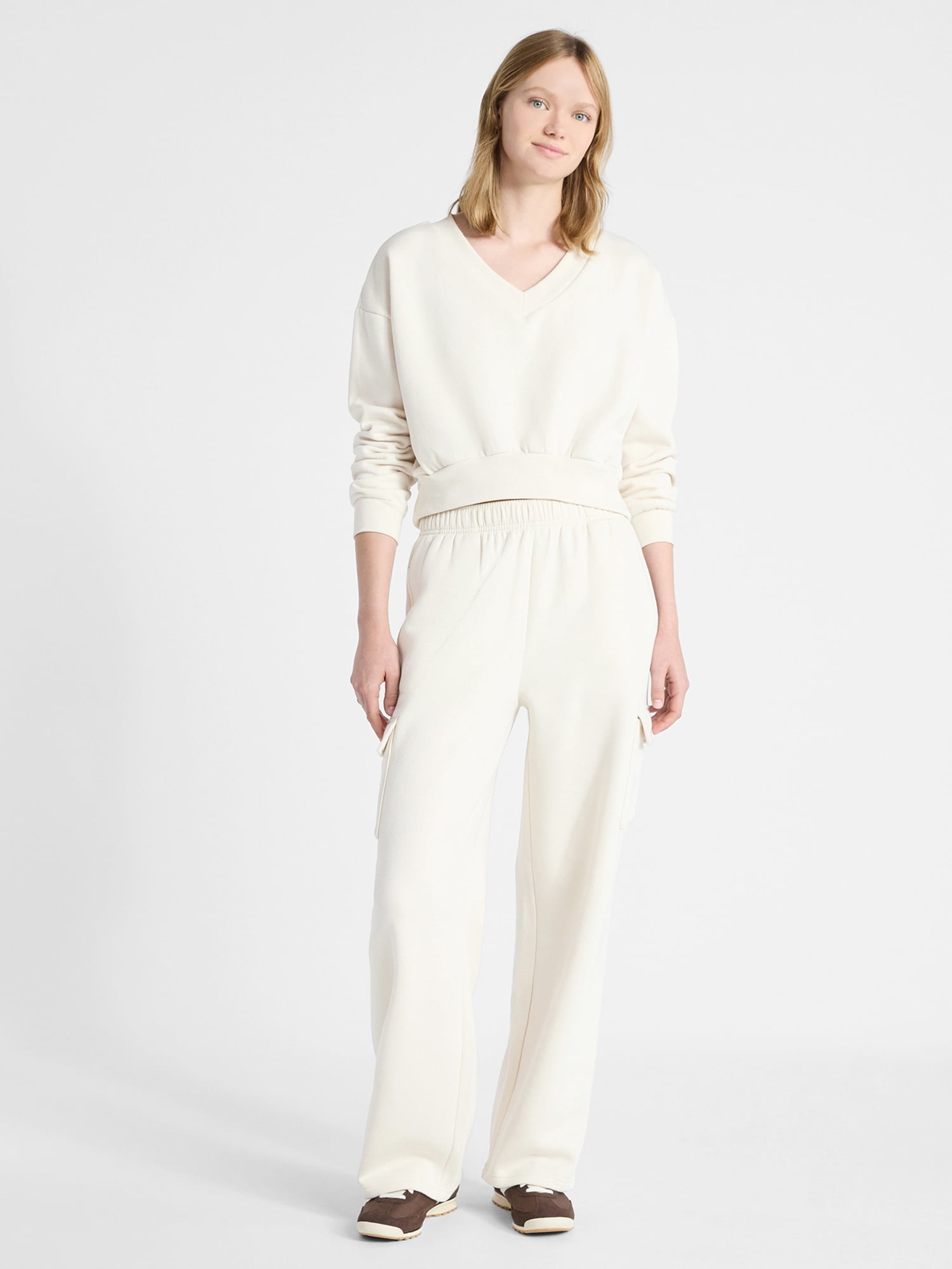 No Boundaries V-Neck Fleece Cropped Sweatshirt, Women's