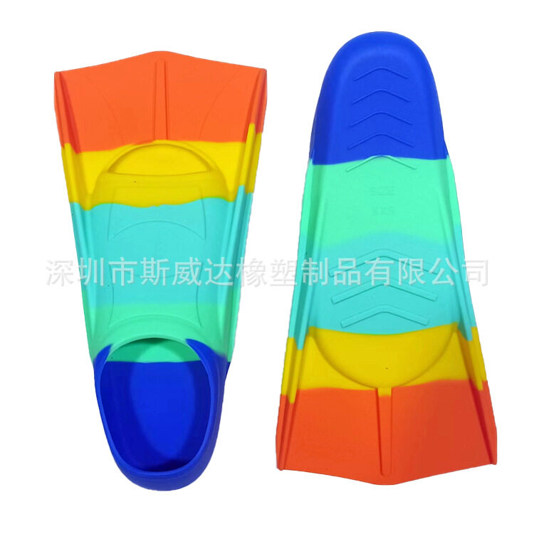 1 Pair of Kids Swim Fins Swim Training Fins Swimming Use Flippers Silicone Swim Flippers