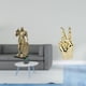 thumbnail image 2 of Set de figuras de caballero para escritorio. Escultura de mano y dedos en gesto abstracto. Adorno de resina ideal para el hogar, la oficina o la sala, 2 of 8