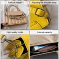 thumbnail image 3 of Bolso mensajero pequeño para dama, bolso de hombro para teléfono móvil para dama, bolso de mano liviano de cuero de moda., 3 of 5