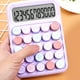 thumbnail image 4 of Calculadora linda, pequeña calculadora científica portátil para estudiantes, 12 dígitos, mini cuerpo, teclas de plástico, almohadilla inferior antideslizante, teclas transparentes, calculadora contado, 4 of 6