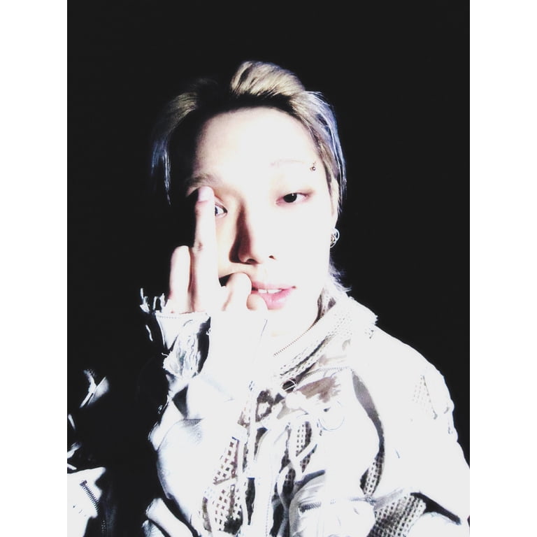 Bobby - Robert - Random Cover - incl. 48pg Photobook, 12pg