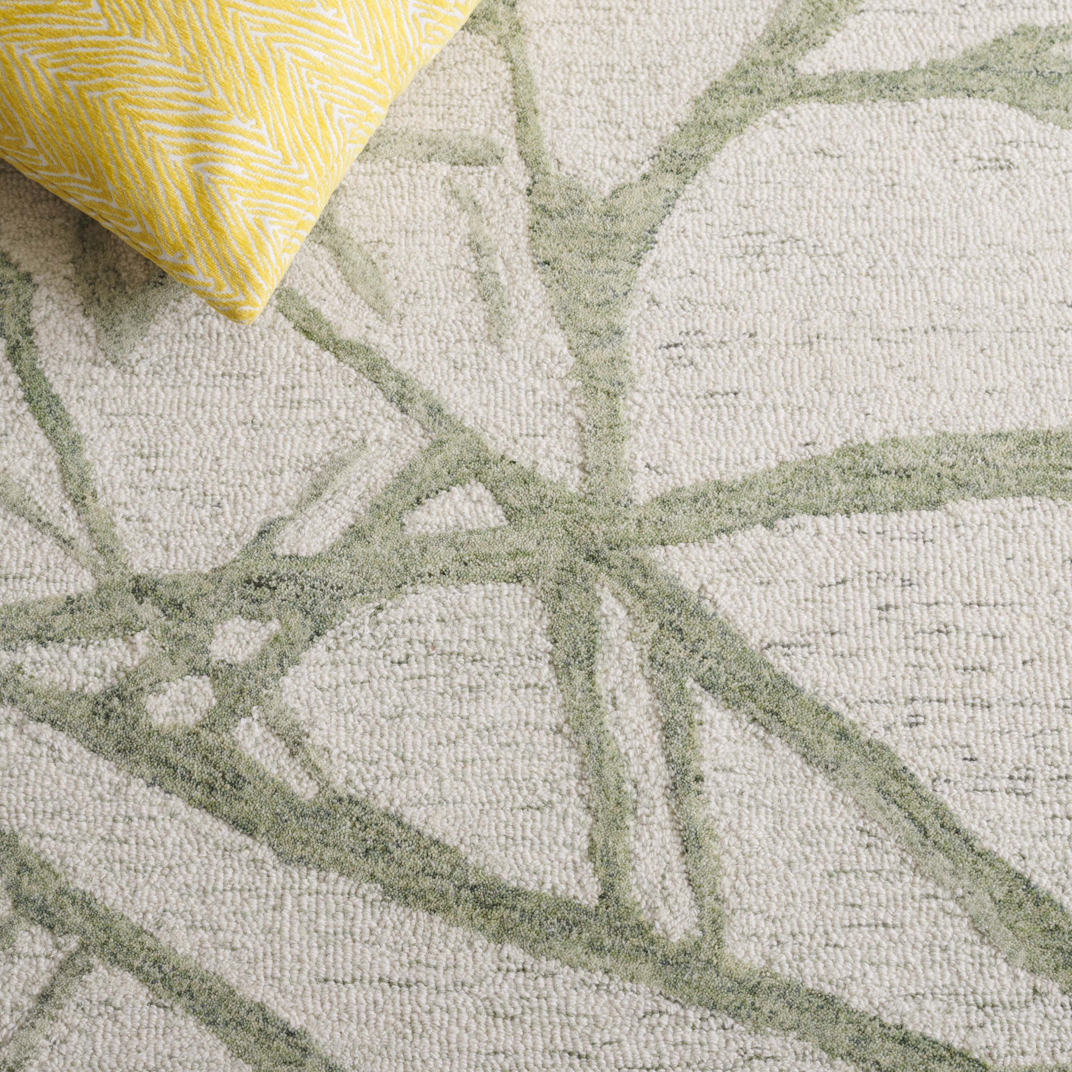 SAFAVIEH Ebony Wyatt Geometric Area Rug, Ivory/Light Green, 6' x 6' Square