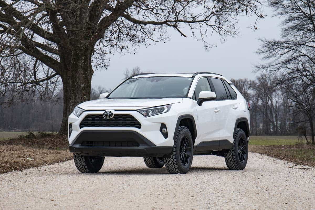 Rough Country 2.5" Lift Kit for 2019-2024 Toyota RAV4 2WD/4WD - 73131