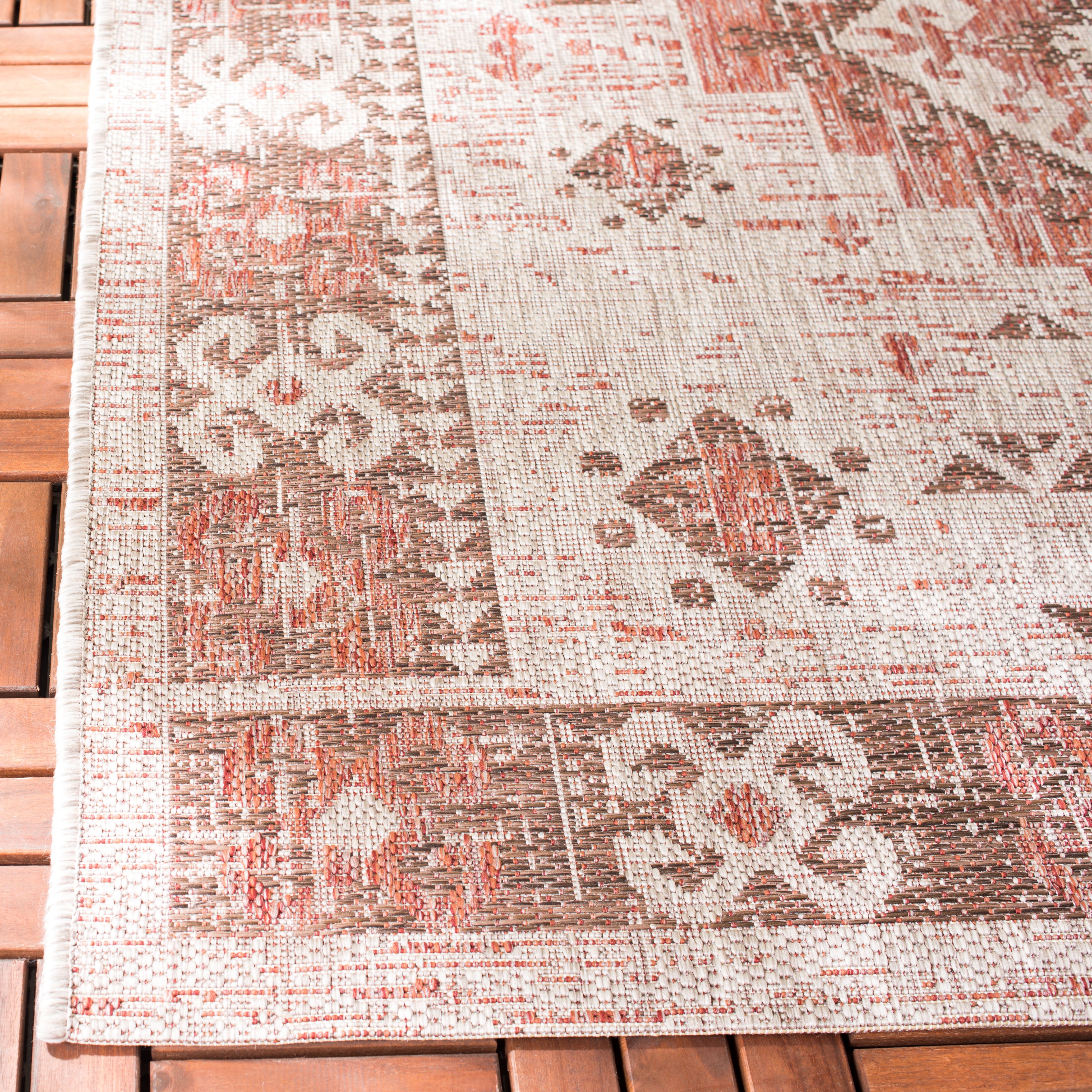 SAFAVIEH Courtyard Davin Aztec Indoor/Outdoor Area Rug, 5'3" x 7'7", Beige/Red