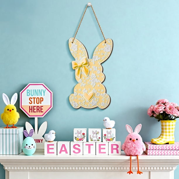 Conejo de Pascua con cartel de pared de puerta de madera y ventana Decoración colgante en 2D – Madera natural, encaje floral en relieve, corazón y lazo verdes, acento primaveral en la corona de flores