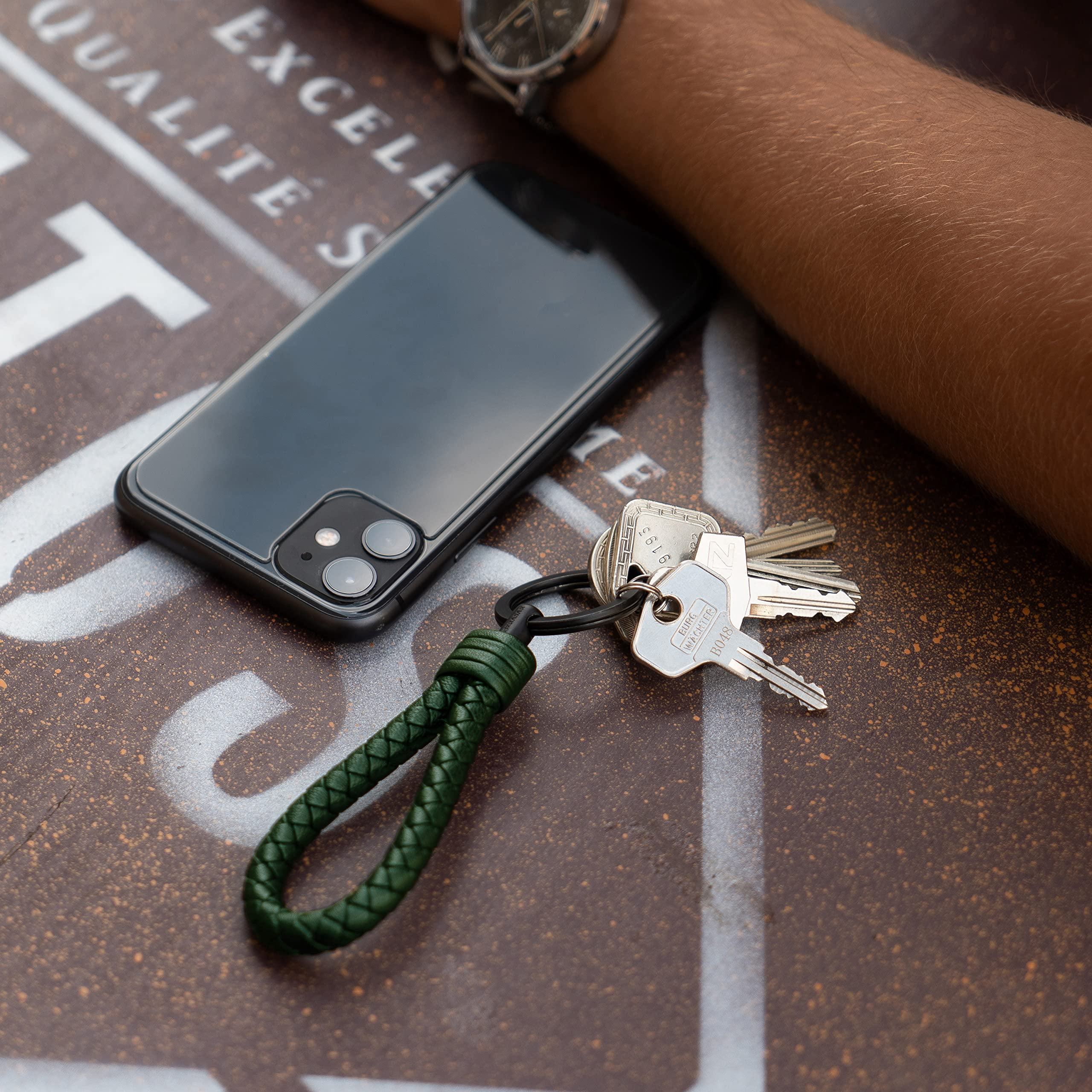 SERASAR Keychain Leather [Strong] Green, Stainless Steel Key Ring Men Gifts