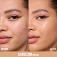 thumbnail image 2 of Base de maquillaje Maybelline Lifter Plump & Glow 30 ml 210, 2 of 7