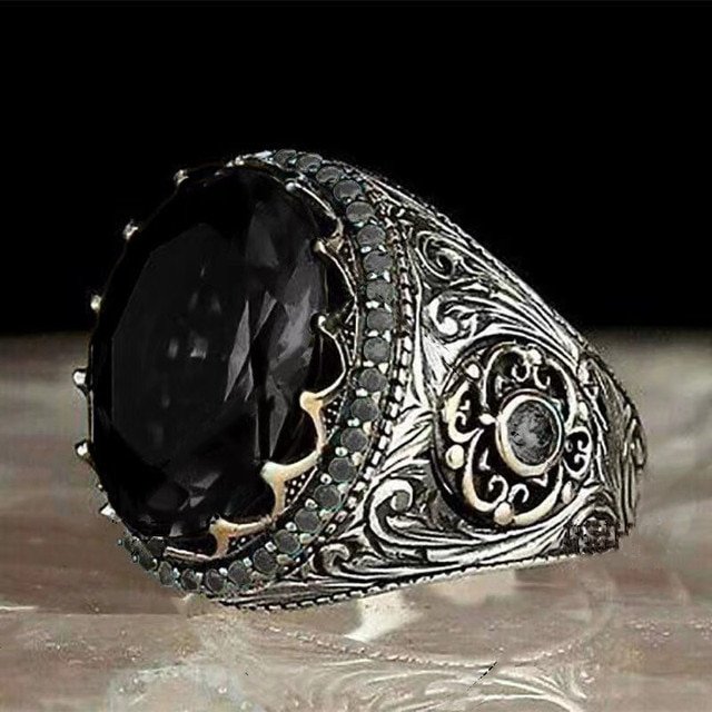 Nuevo anillo de lujo con incrustaciones de esmeralda para hombre, anillo de personalidad dominante Retro para asistir a la joyería de fiesta de banquete Tan Jianjun unisex