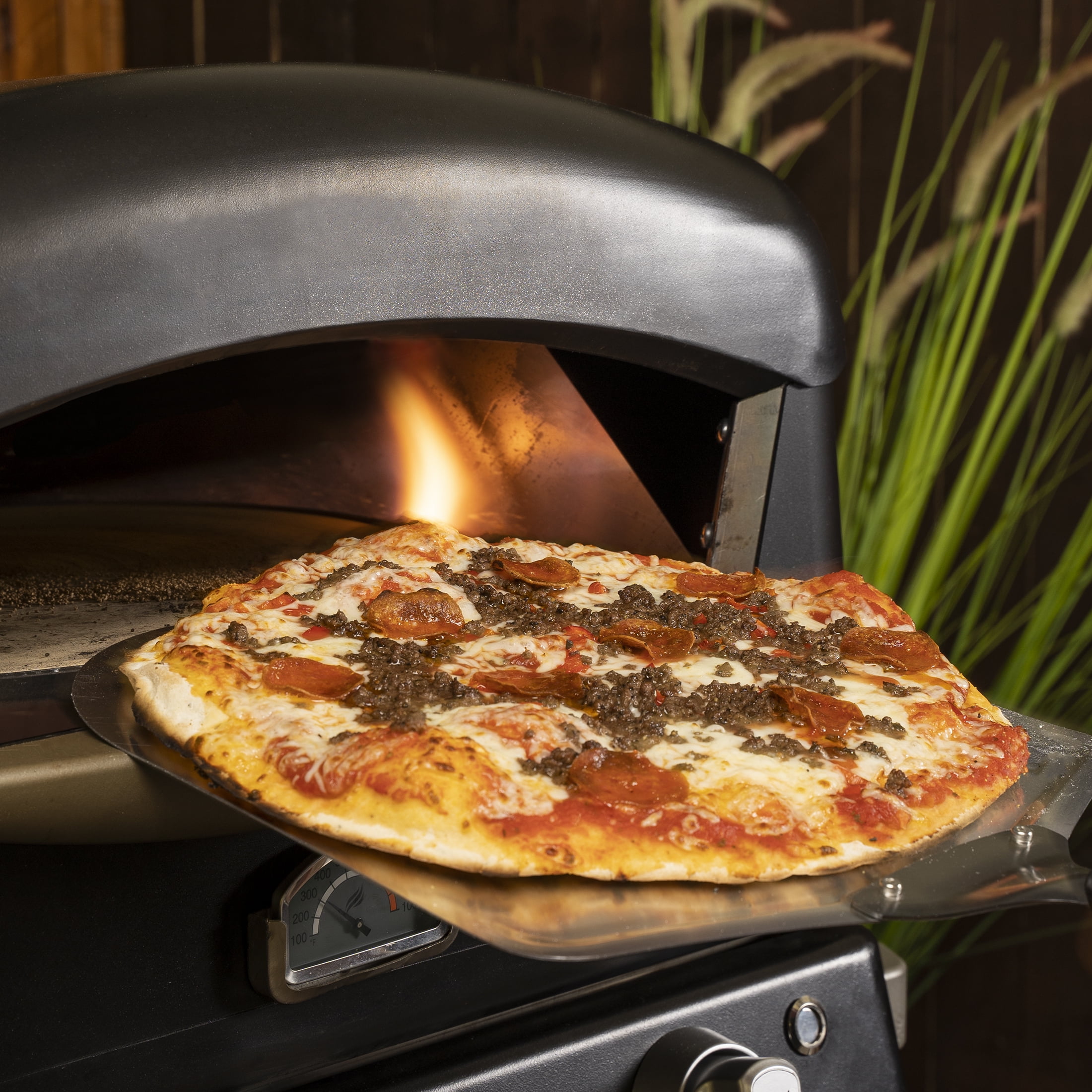 Blackstone 12" Aluminum Pizza Pan Peel with Heat Resistant Handle