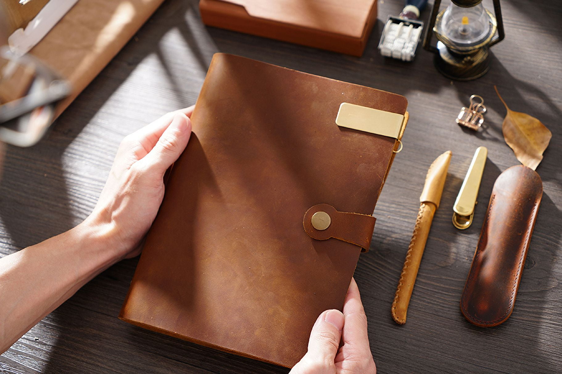 KISSKI·H Olvido A5 Leather Binder Refillable Journal, 6 Ring Travelers Notebook, Leather Notebook Holder, Vintage Diary Planner Organizer with Snap Button, Gift for Women/Men, Brown