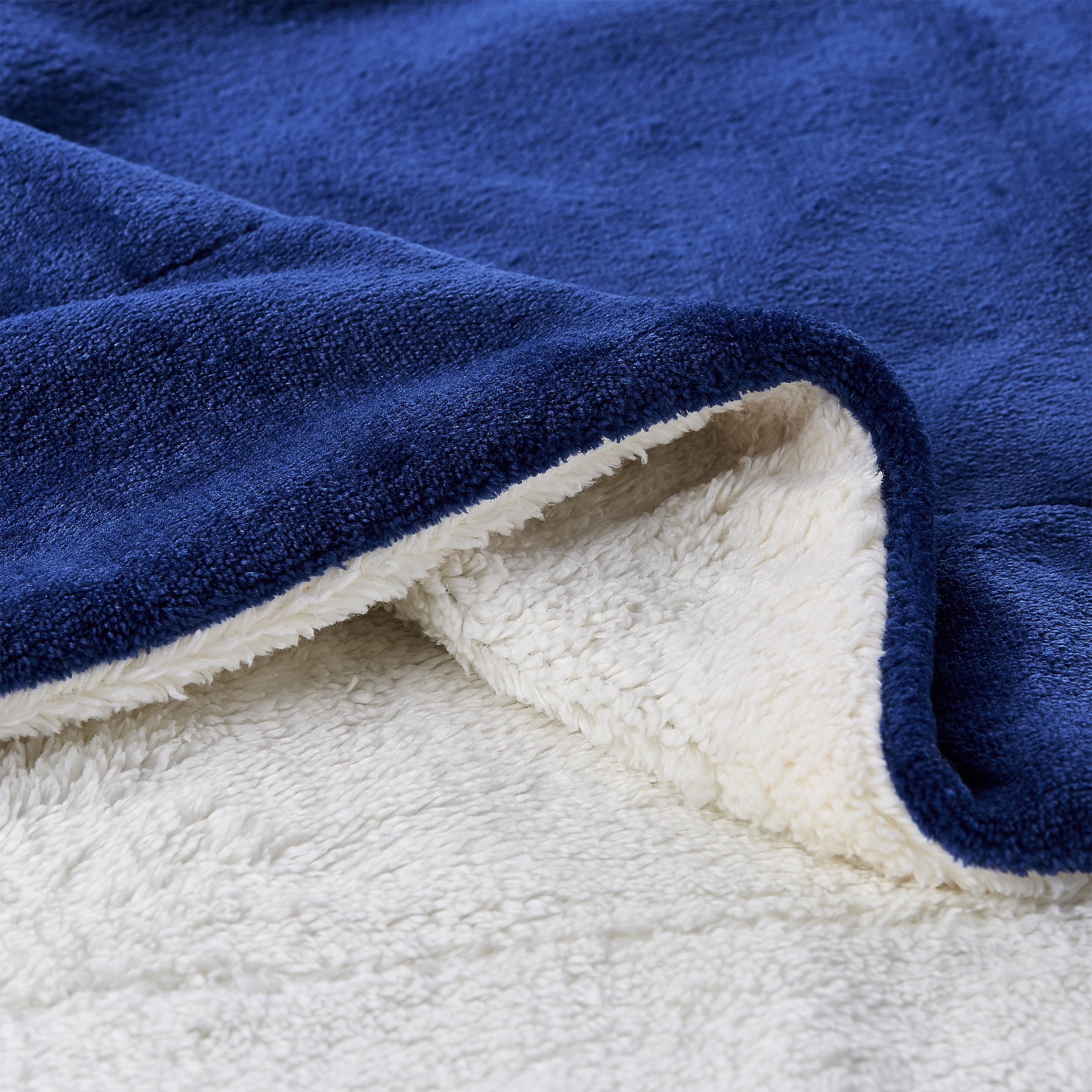 Poly Fleece Sherpa – Oversized Plush Woven Polyester Sherpa Fleece Solid Color Throw by Somerset Home (Midnight and White)