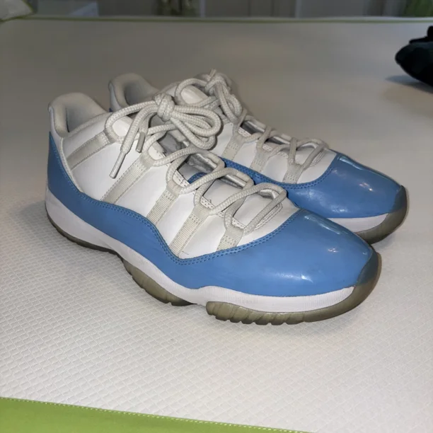 Ni - ke Ni - ke Air Jordan 11 Retro Low UNC University Blue White Sz 12 528895-106 2017