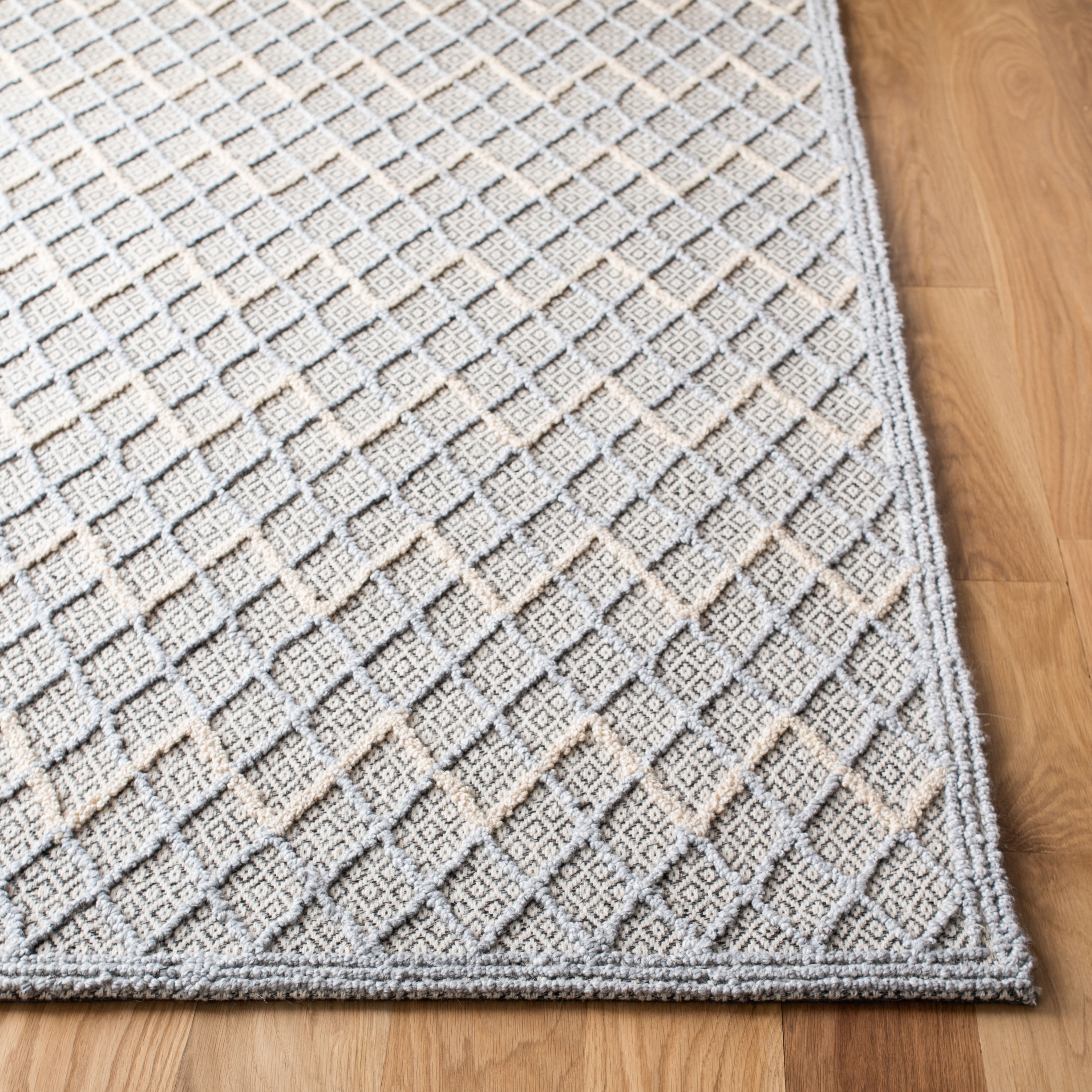 SAFAVIEH Trace Giselle Geometric Area Rug, Blue/Black, 5' x 8'