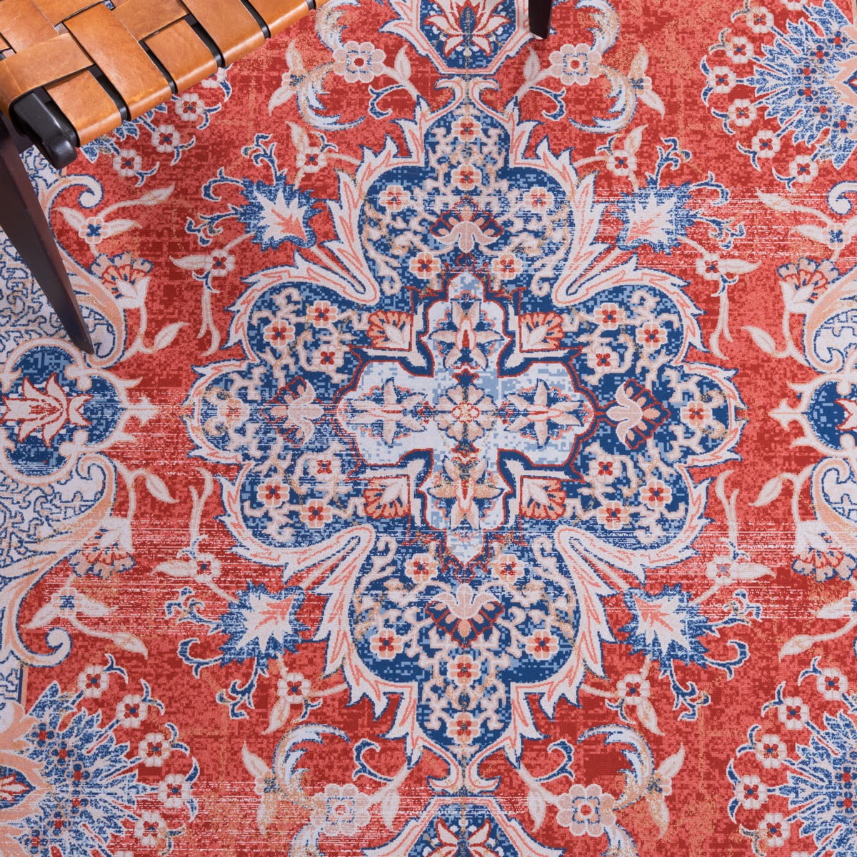 SAFAVIEH Tucson Alphonse Traditional Machine Washable Area Rug, 6' x 9', Rust/Blue