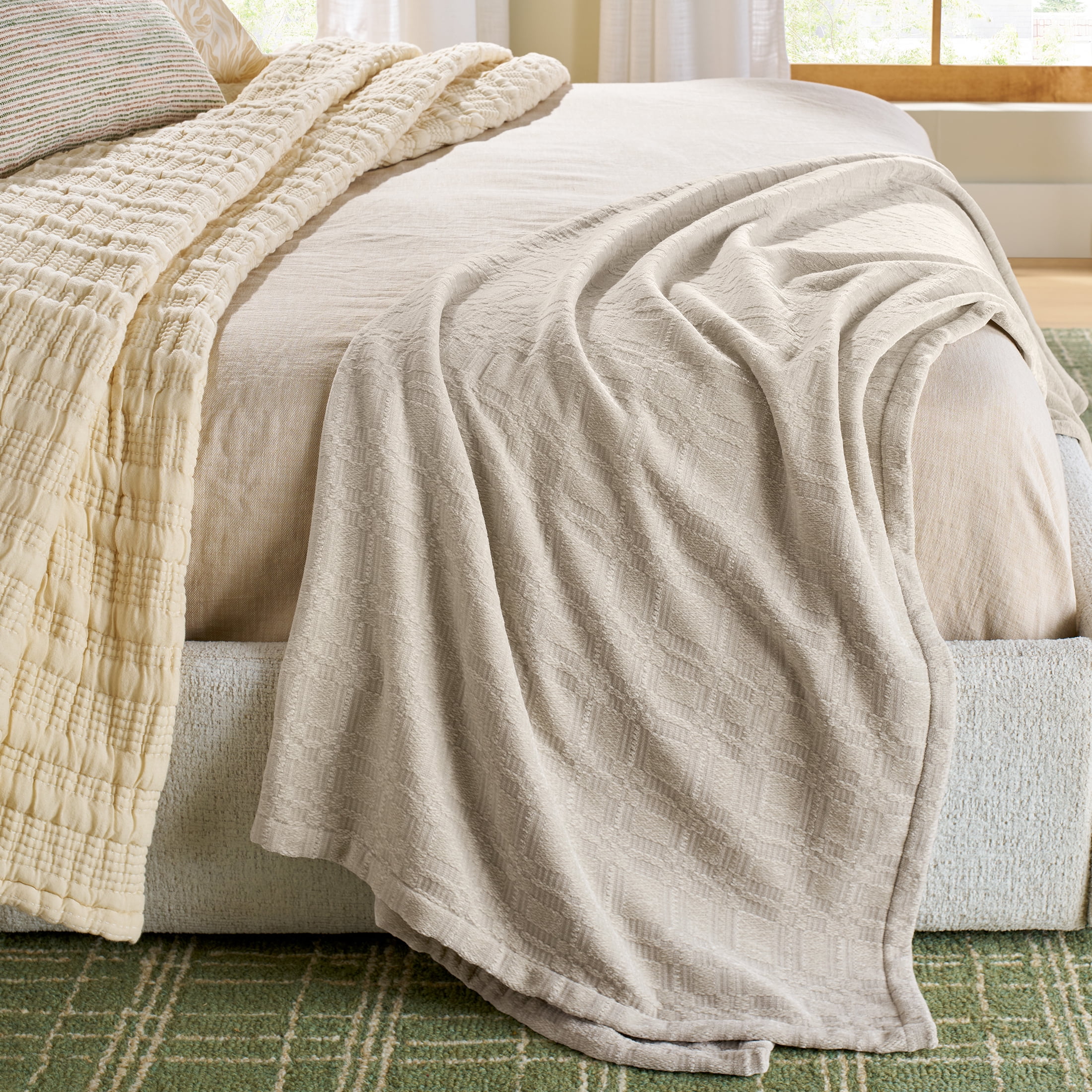 Better Homes & Gardens Grey Haze Chenille Woven 50x72' Throw