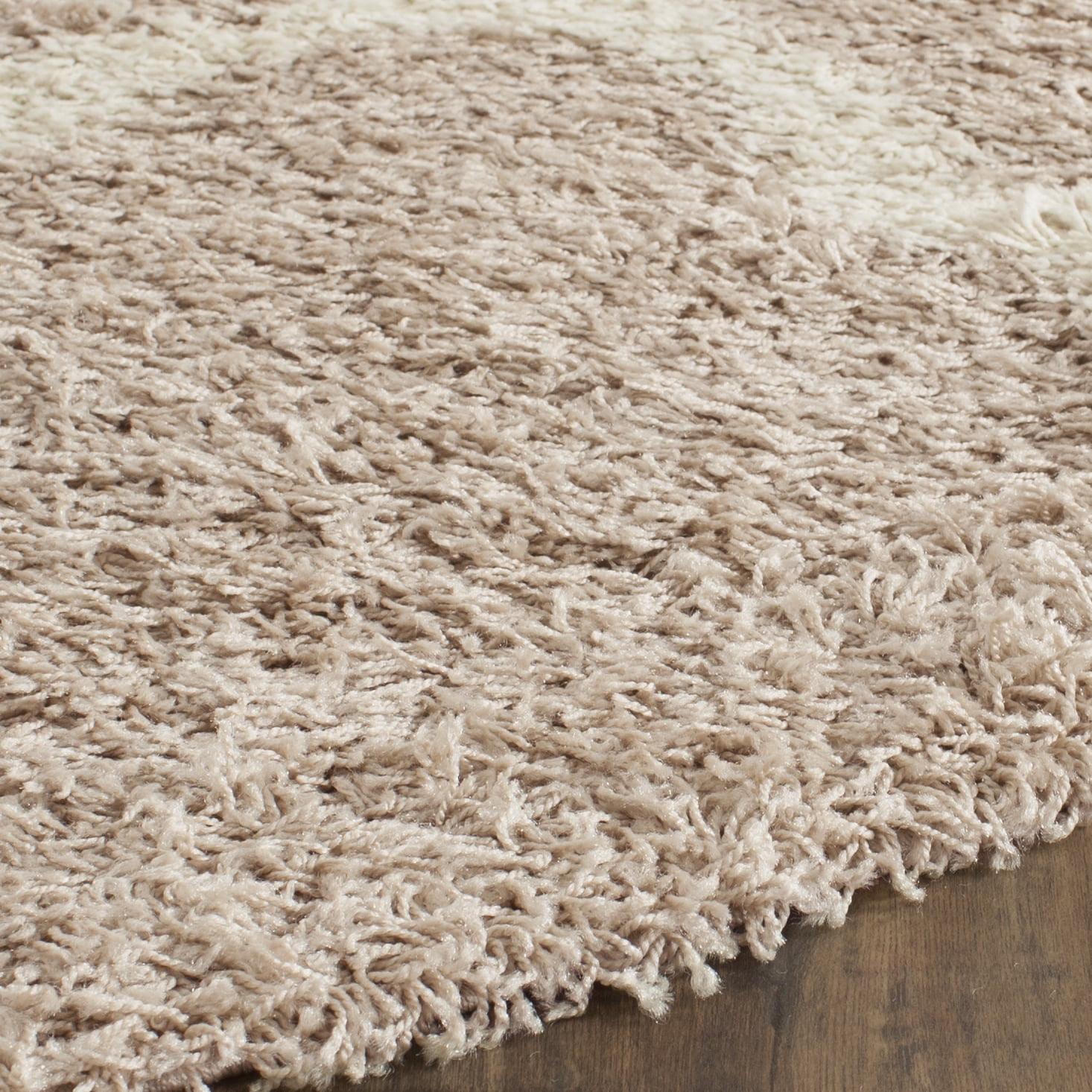 SAFAVIEH Daley Geometric Plush Shag Area Rug, Beige/Ivory, 6' x 6' Round