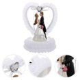 thumbnail image 3 of KAKOWELY 1 pieza de estatua romántica de novios y novias para decorar tartas de San Valentín., 3 of 4