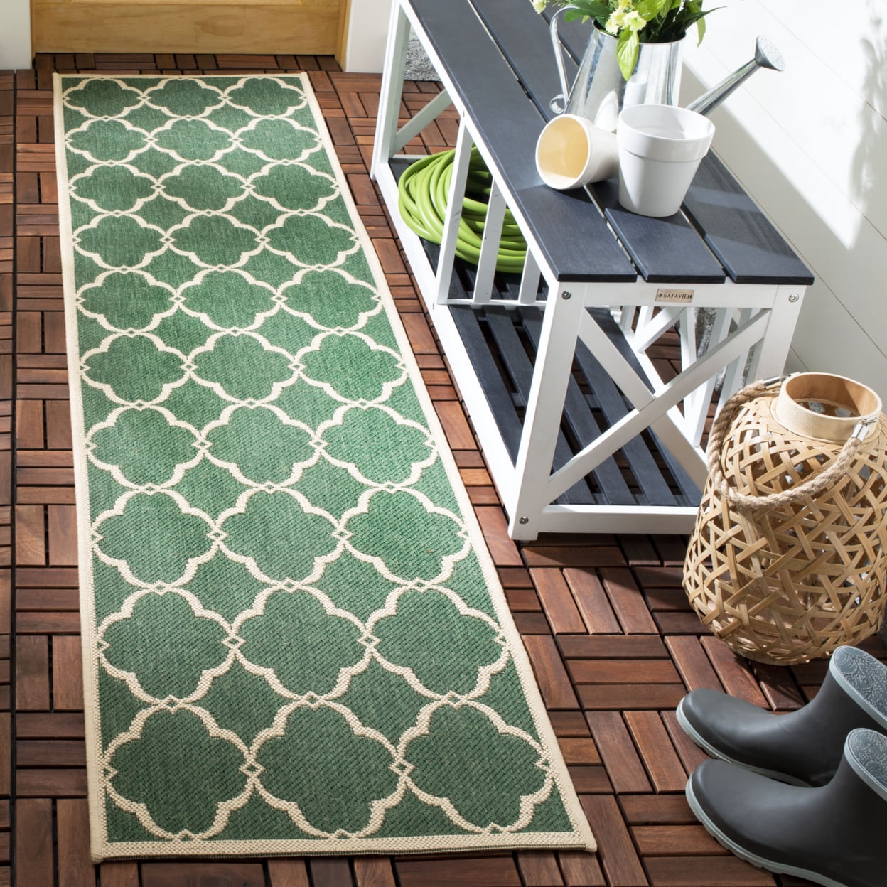 SAFAVIEH Beach House Sharla Geometric Indoor/Outdoor Area Rug, Green/Creme, 6'7" x 6'7" Square