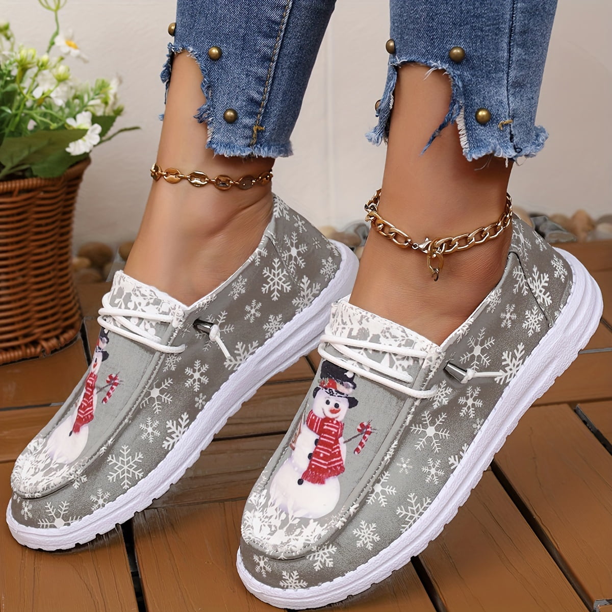 Christmas Snowman Print Versatile Low Top Flat Sneakers, Lightweight Non-slip Casual Walking Shoes