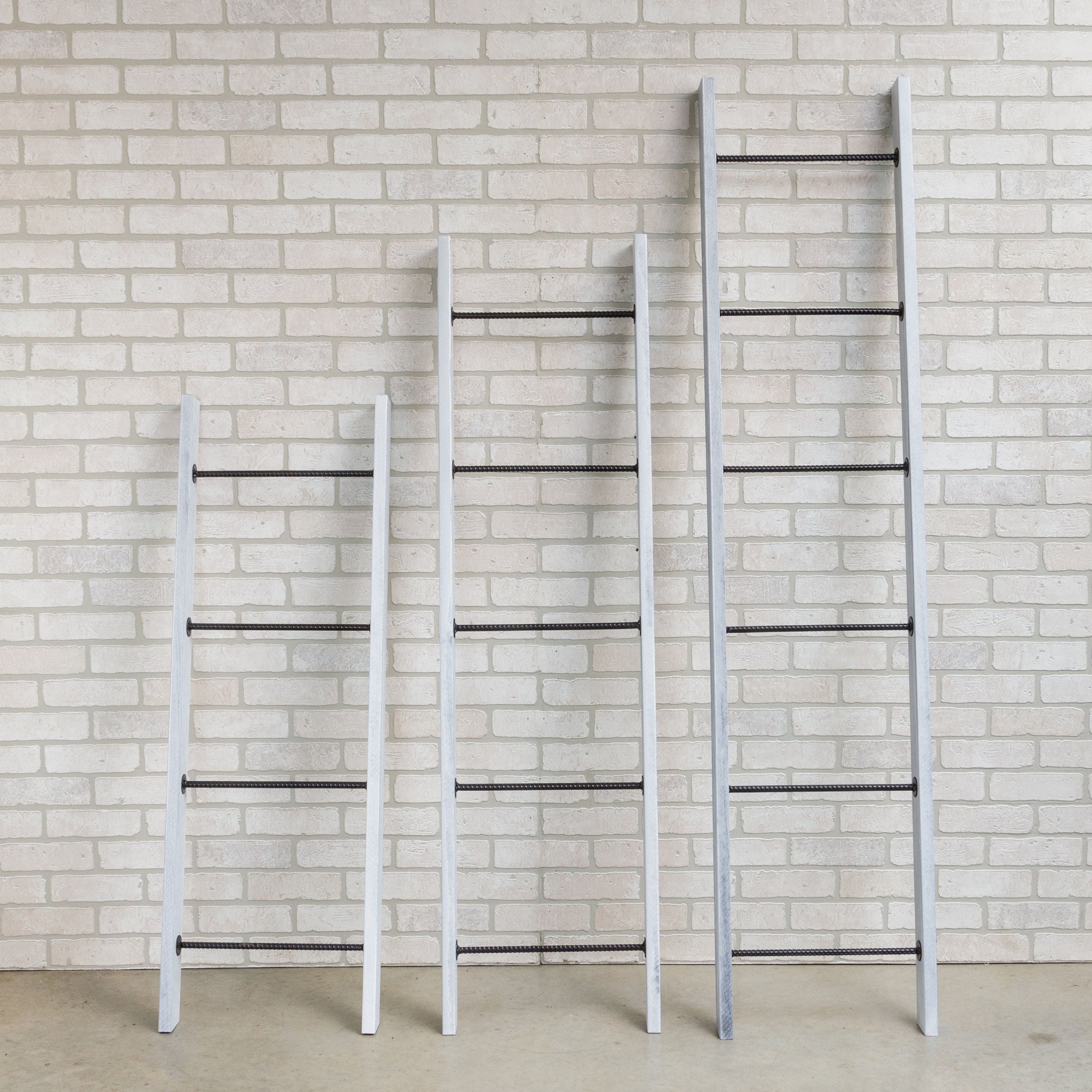 Rustic Farmhouse Blanket Ladder