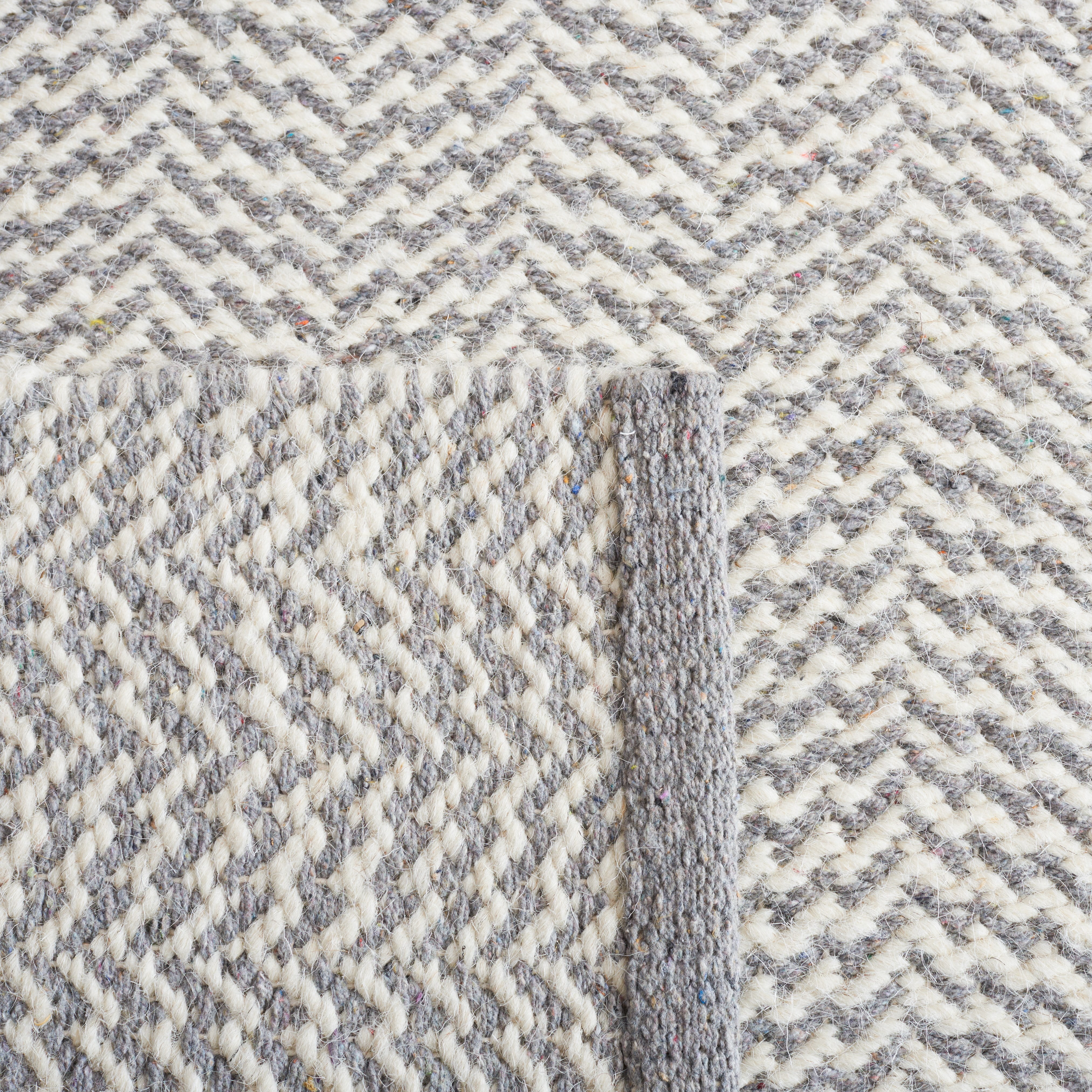 SAFAVIEH Vermont Zavia Chevron Area Rug, Grey/Ivory, 6' x 9'